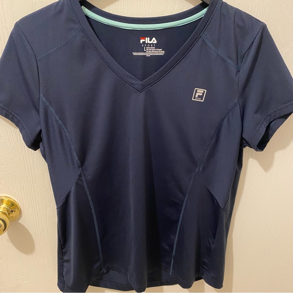 Women’s Fila Dark Blue V-Neck Sports Tee Size Large.